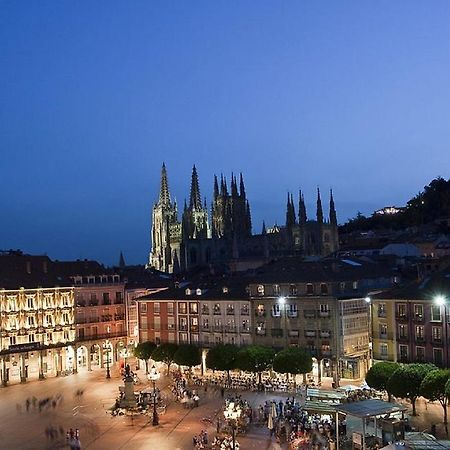 Burgo Apartamento Turistico Plaza Mayor מראה חיצוני תמונה